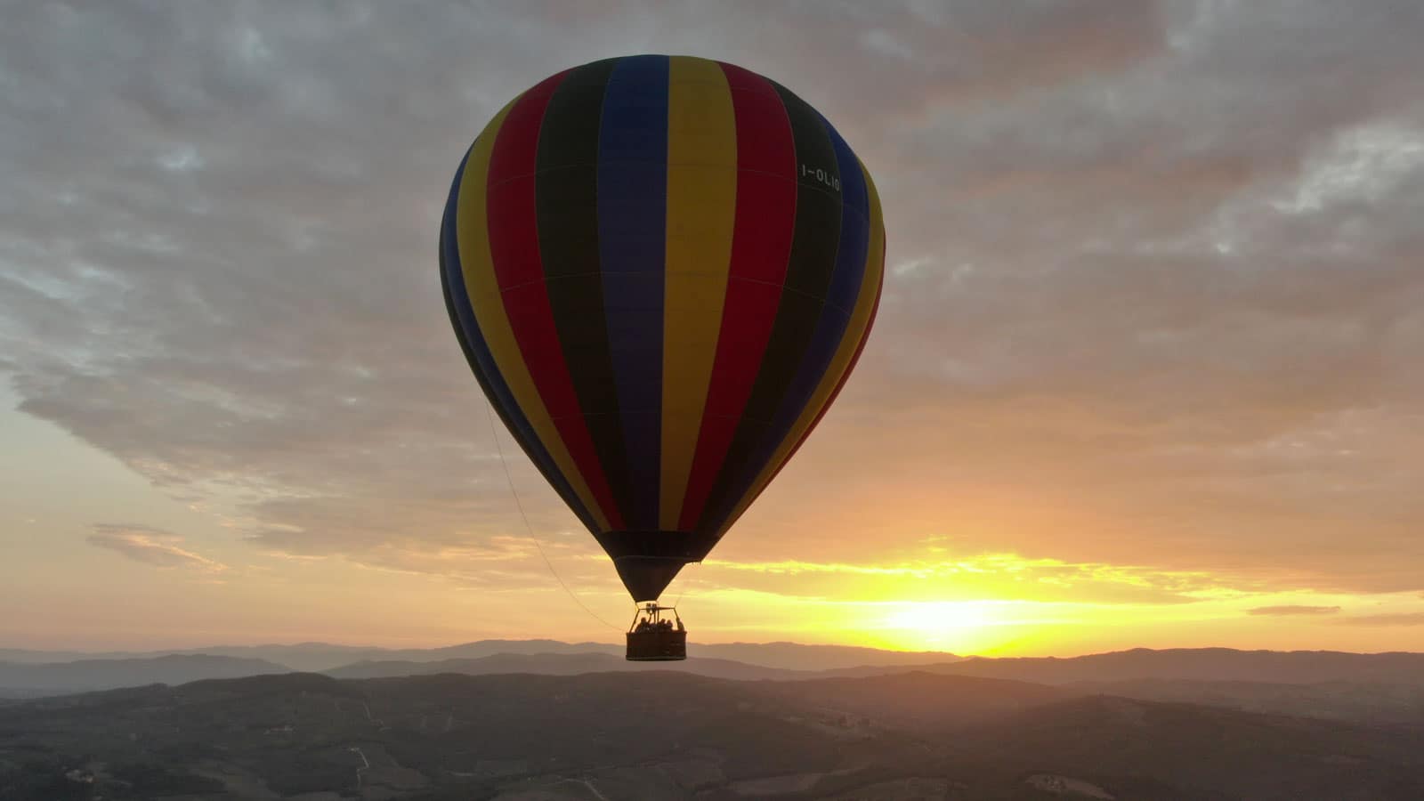 Wie fliegt ein Heißluftballon? 1 Balloon in Tuscany